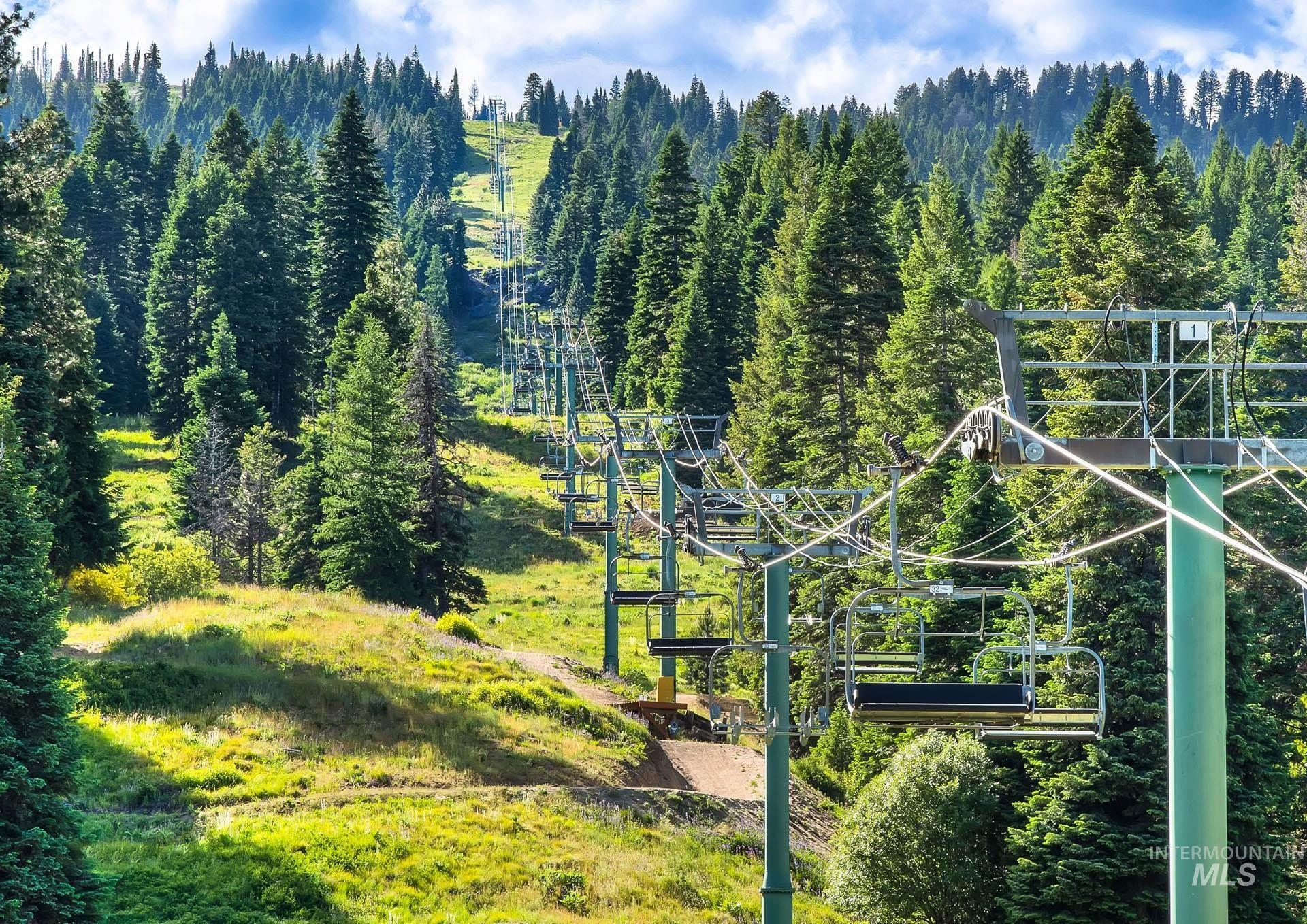 Bird's eye view of lift