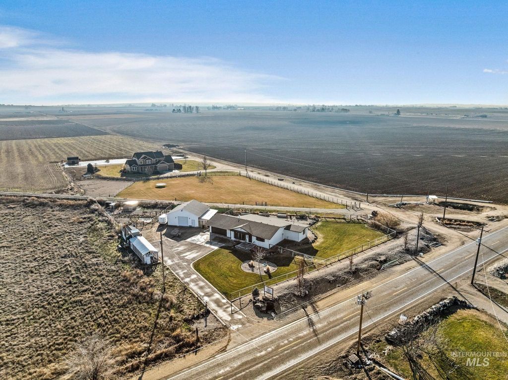 Photo of 4437 W Kuna Rd, Kuna, ID 83634 (MLS # 98973369)