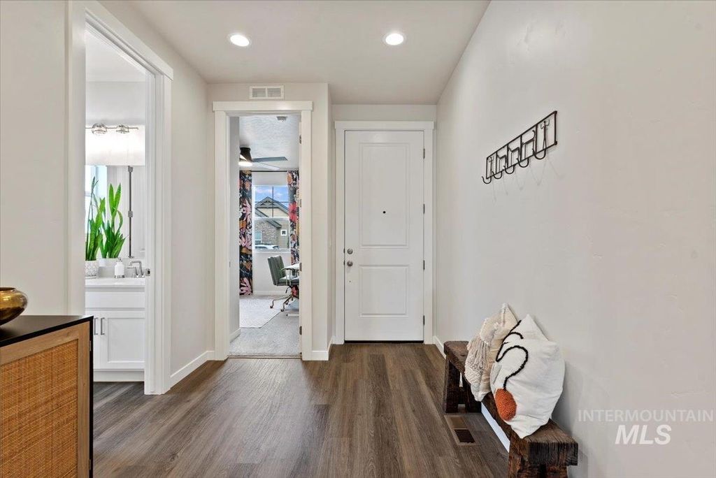 Photo of 8821 E Snow Drop St, Nampa, ID 83687 (MLS # 98968735)