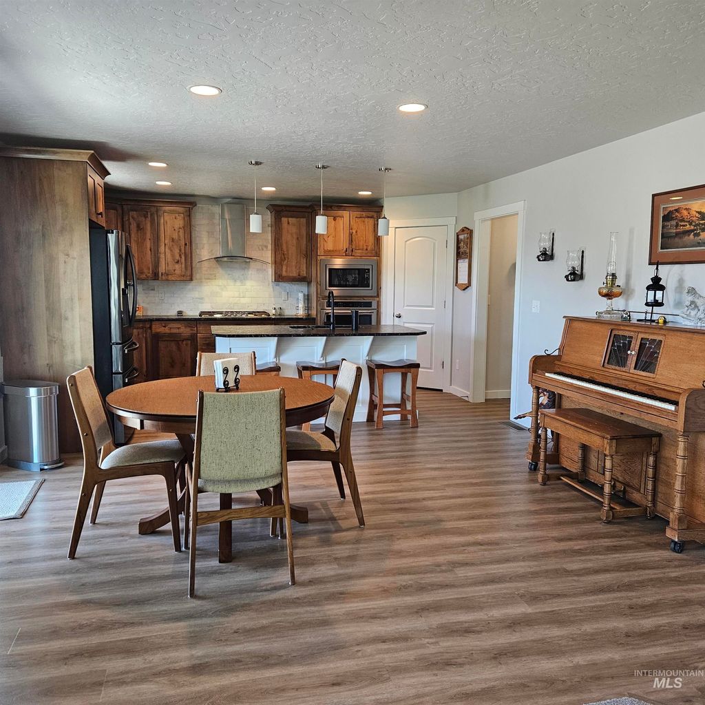 Photo of 1741 Panama Ave, Emmett, ID 83617 (MLS # 98991195)