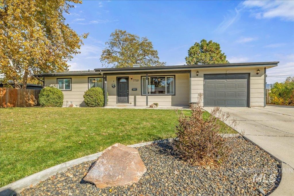 Photo of 7710 W Wesley Dr, Boise, ID 83704 (MLS # 98966429)