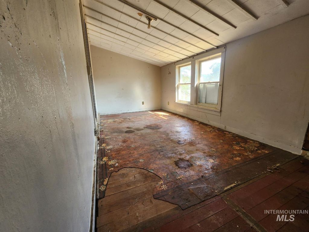 Photo of 708 15th Avenue, Lewiston, ID 83501 (MLS # 98960333)