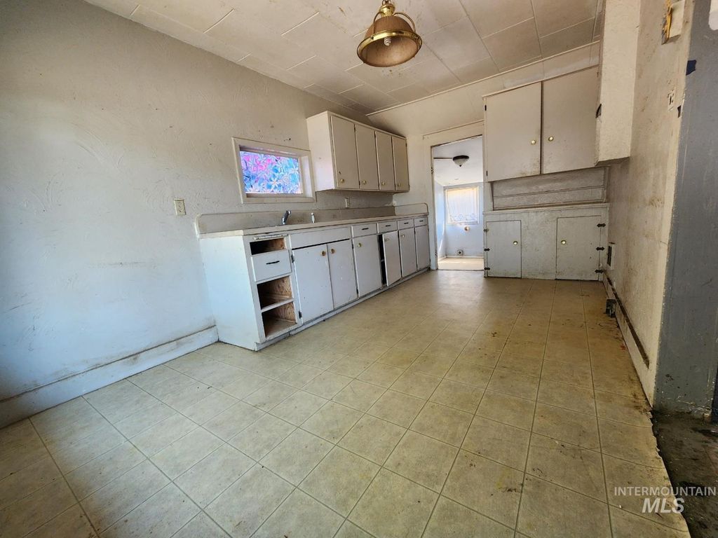 Photo of 708 15th Avenue, Lewiston, ID 83501 (MLS # 98960333)