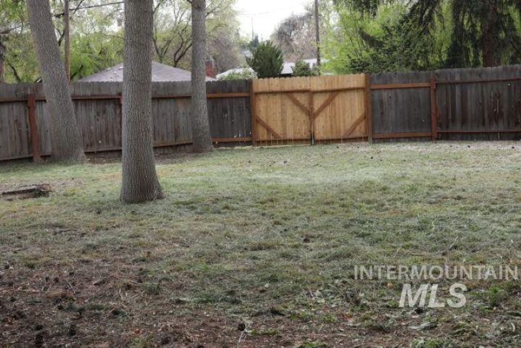 Photo of 1629 S Michigan Ave, Boise, ID 83706 (MLS # 98983810)