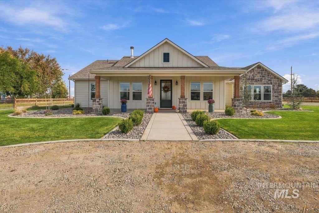 Photo of 4480 SW 2nd Ave, New Plymouth, ID 83655 (MLS # 99004340)