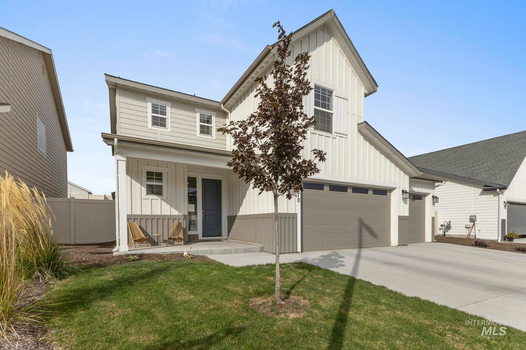Photo of 270 E Caldera St, Meridian, ID 83642 (MLS # 98963422)