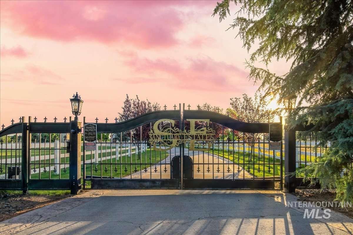 4039 Saint James Loop