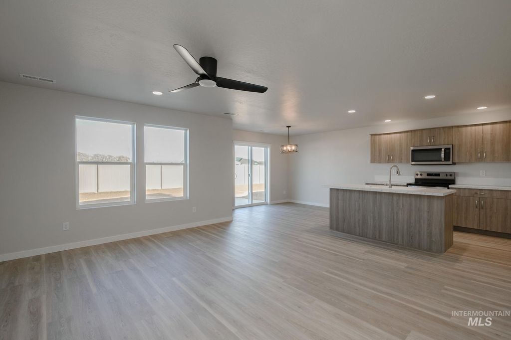 Photo of 3047 S Maple Ranch Way, Nampa, ID 83686 (MLS # 98968566)