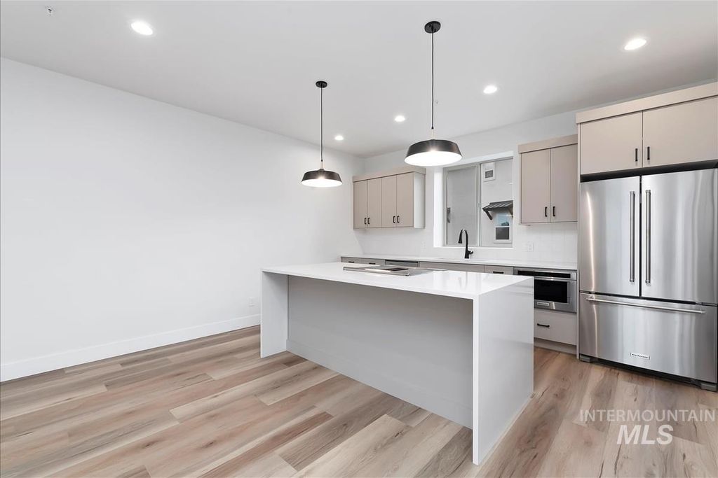 Photo of 1717 S Federal Way, Boise, ID 83705 (MLS # 98986475)