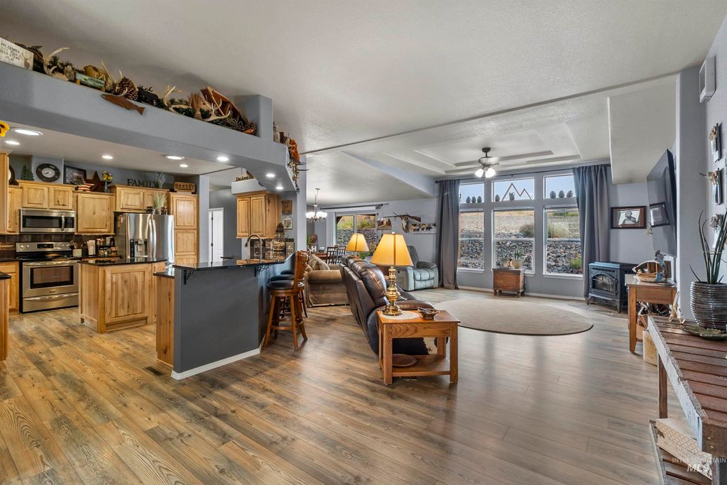 Photo of 1010 Kluss Road, Genesee, ID 83832 (MLS # 98960959)