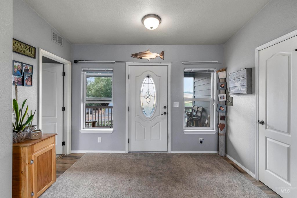 Photo of 1010 Kluss Road, Genesee, ID 83832 (MLS # 98960959)
