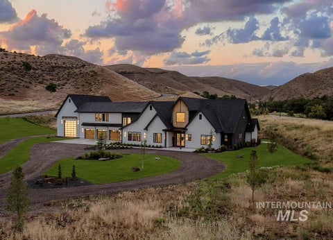 Photo of 6162 N High Valley Way, Boise, ID 83714 (MLS # 99001031)