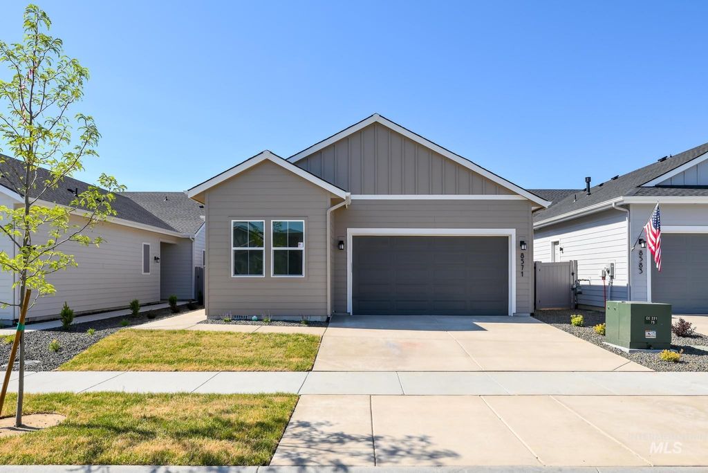 Photo of 2550 N Leatherwood Ave, Star, ID 83669 (MLS # 98976434)