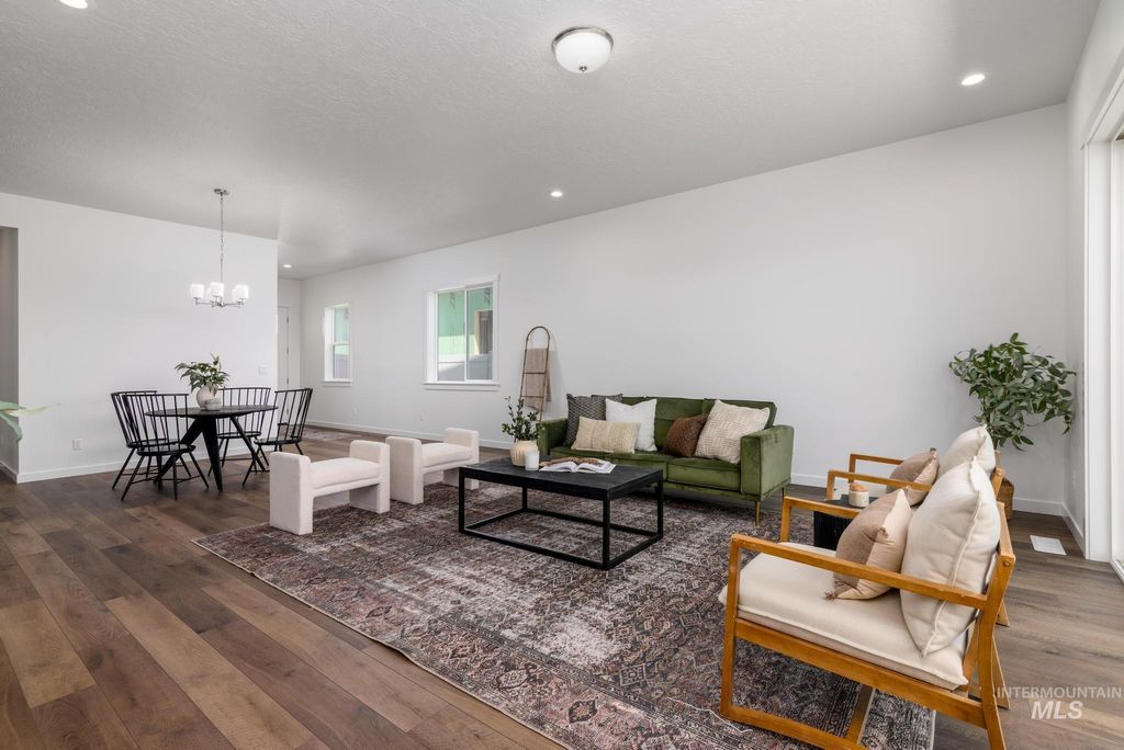 Photo of 2550 N Leatherwood Ave, Star, ID 83669 (MLS # 98976434)