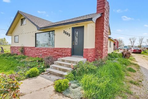 Photo of 3505 W Idaho Blvd, Emmett, ID 83617 (MLS # 98981991)
