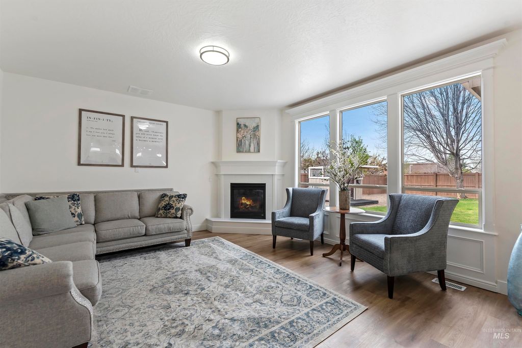 Photo of 5791 N Arliss Ave, Meridian, ID 83646 (MLS # 98981160)