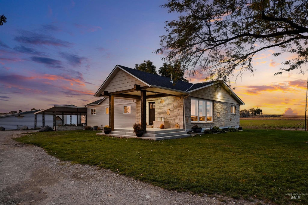 Photo of 28627 Emmett Rd, Caldwell, ID 83607 (MLS # 99002723)