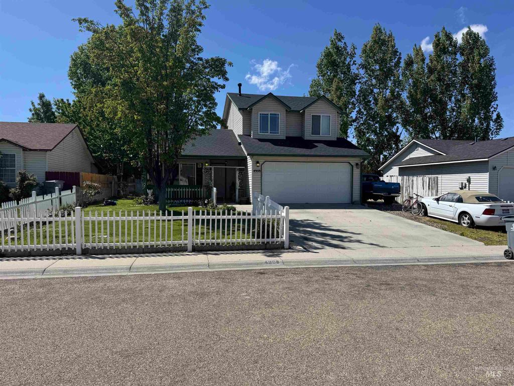 Photo of 4908 Oxbow Ave, Caldwell, ID 83607 (MLS # 98983378)