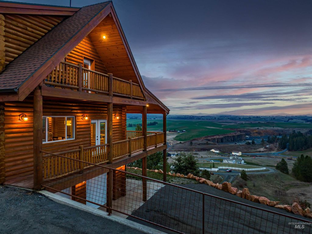 Photo of 1003 Katnook Ln, Moscow, ID 83843 (MLS # 98978740)