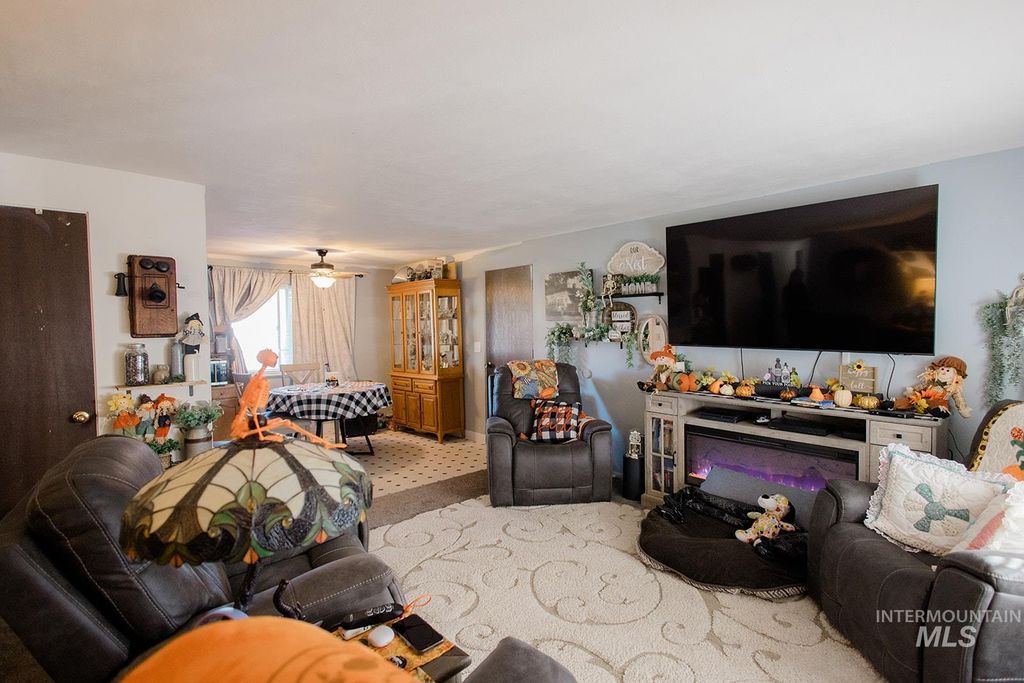 Photo of 160 S 11th East, Mountain Home, ID 83647 (MLS # 98969425)