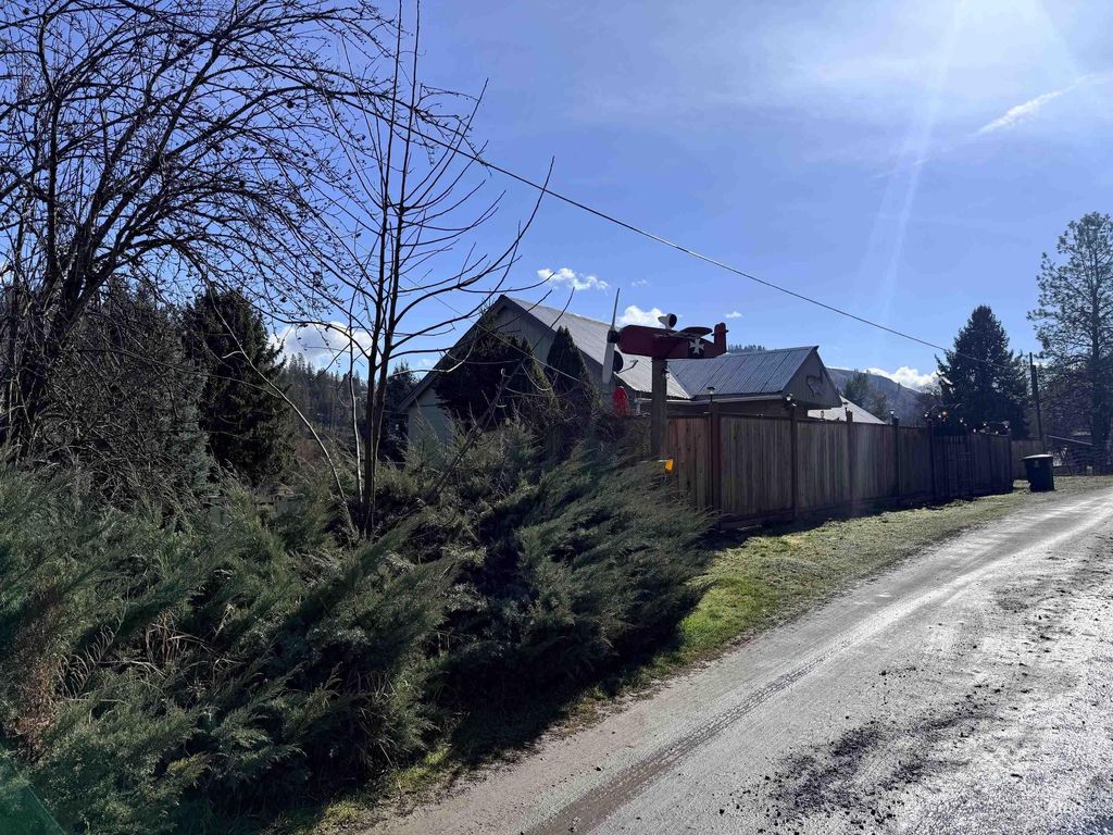 Photo of 335 N Pine St, Peck, ID 83545 (MLS # 98977273)