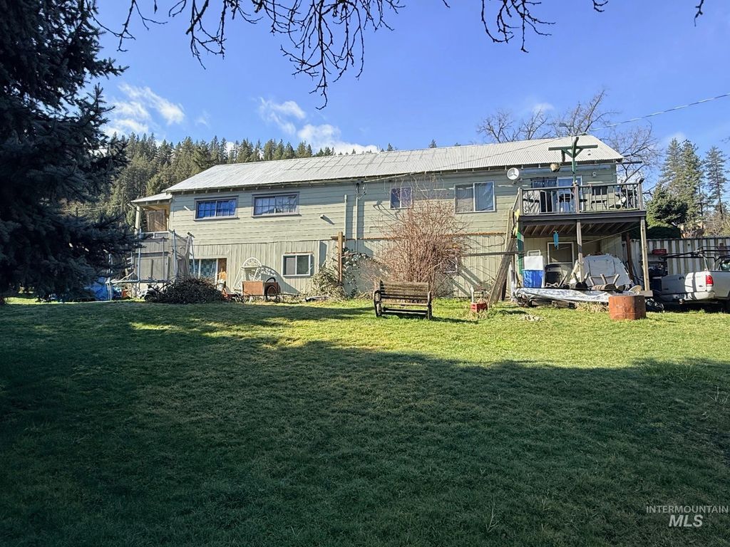 Photo of 335 N Pine St, Peck, ID 83545 (MLS # 98977273)