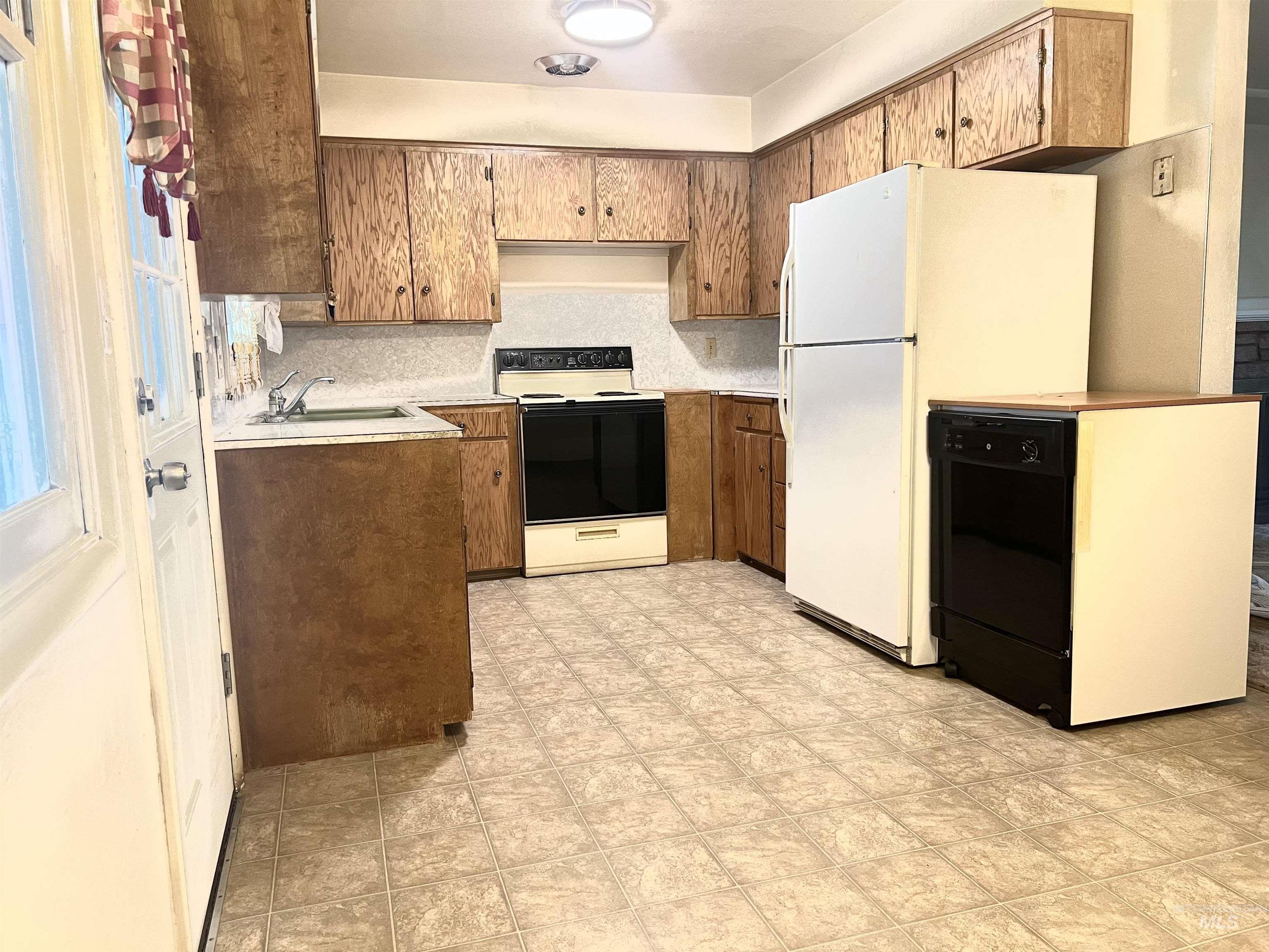 Payette, Idaho 83661, United States, 3 Bedrooms Bedrooms, ,1 BathroomBathrooms,Residential,Pending,55289