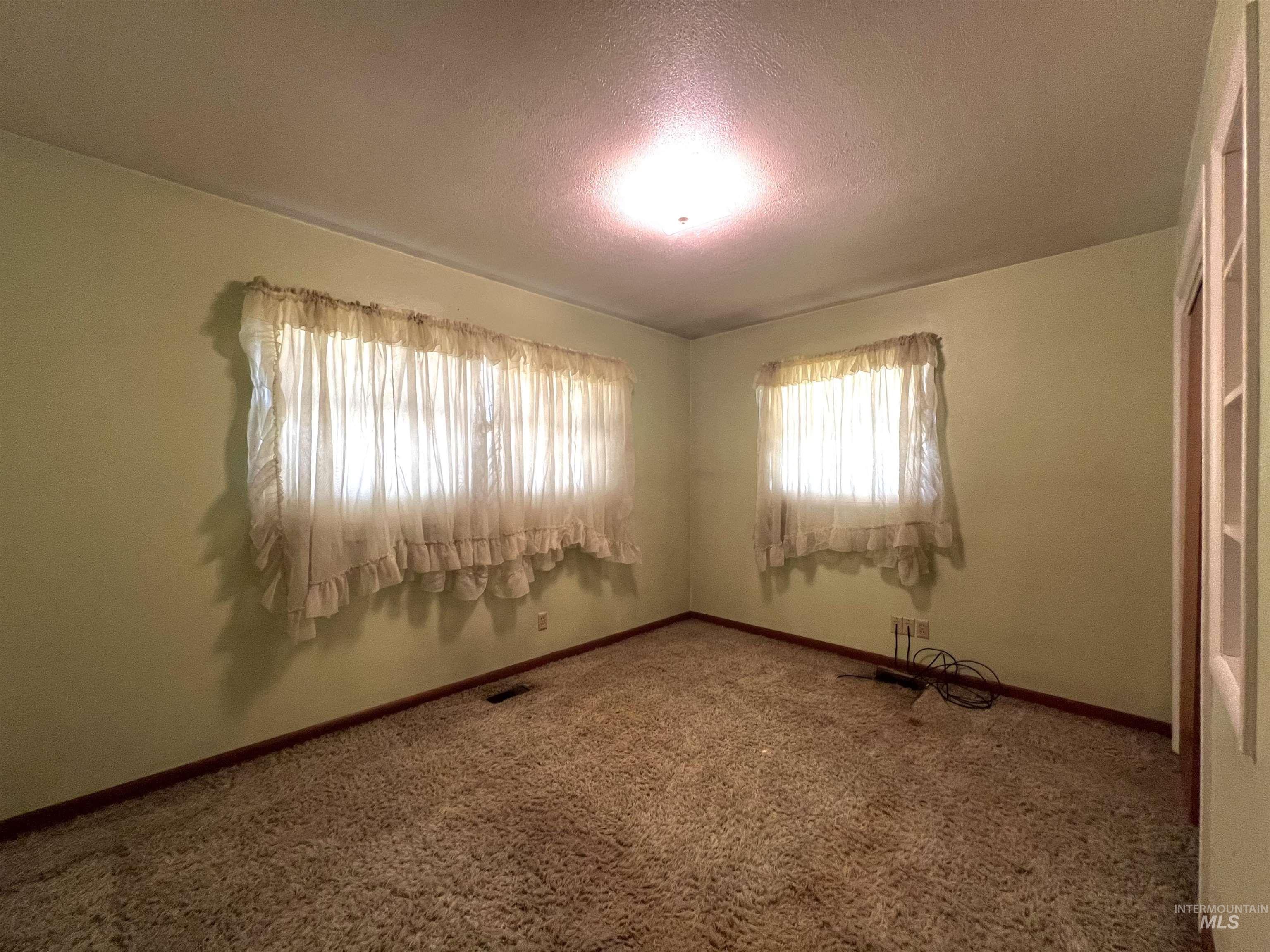 Payette, Idaho 83661, United States, 3 Bedrooms Bedrooms, ,1 BathroomBathrooms,Residential,Pending,55289