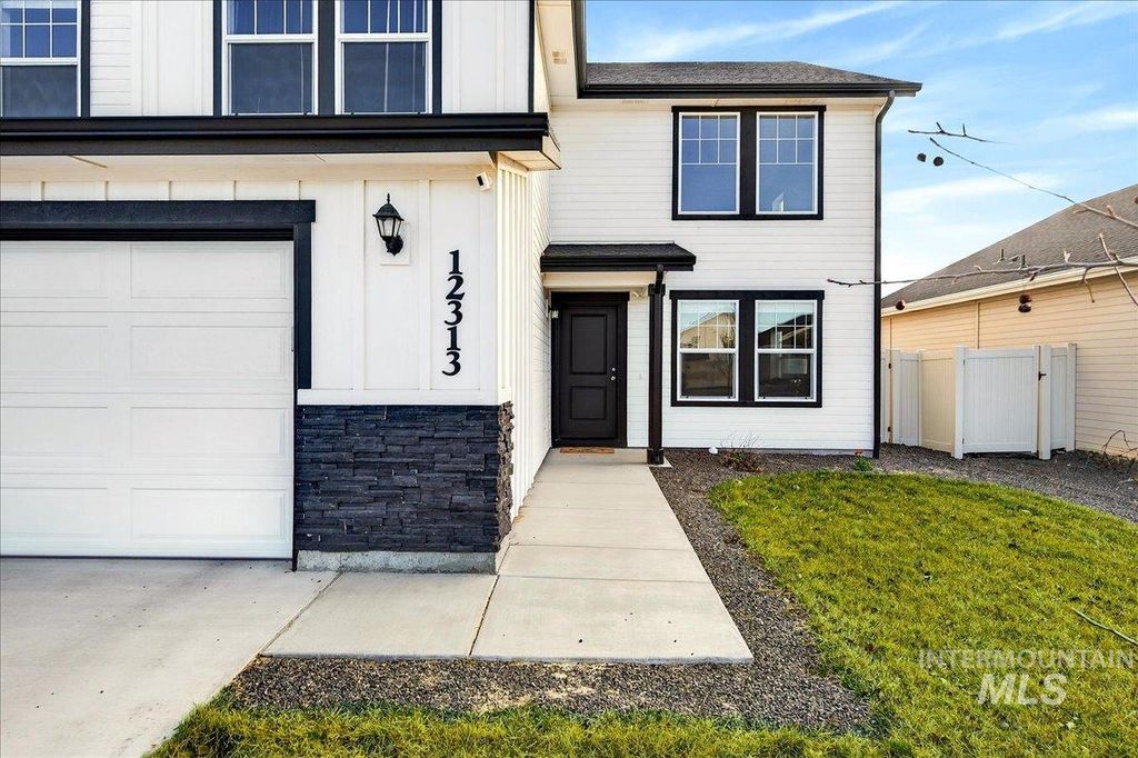 Photo of 12313 Varga St, Caldwell, ID 83607 (MLS # 98976221)