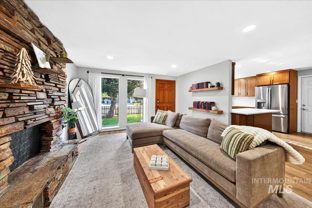 Photo of 3949 S Northbridge Way, Boise, ID 83706 (MLS # 98984718)