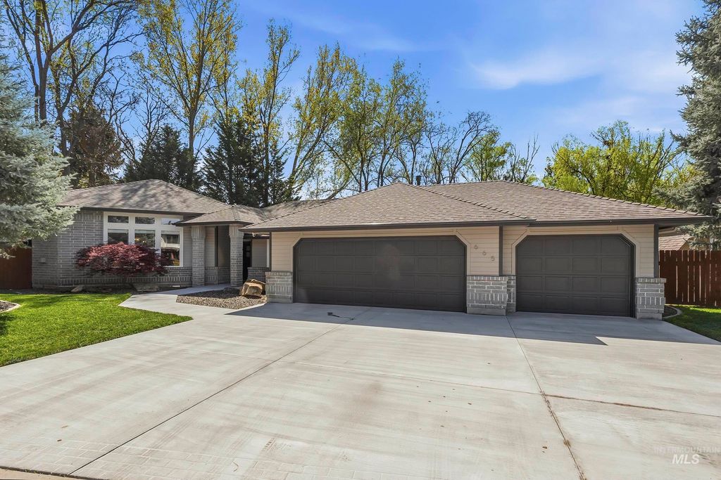 Photo of 665 E Parkway Court, Boise, ID 83706 (MLS # 98982316)