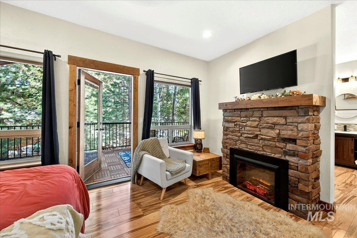 Double sided fireplace