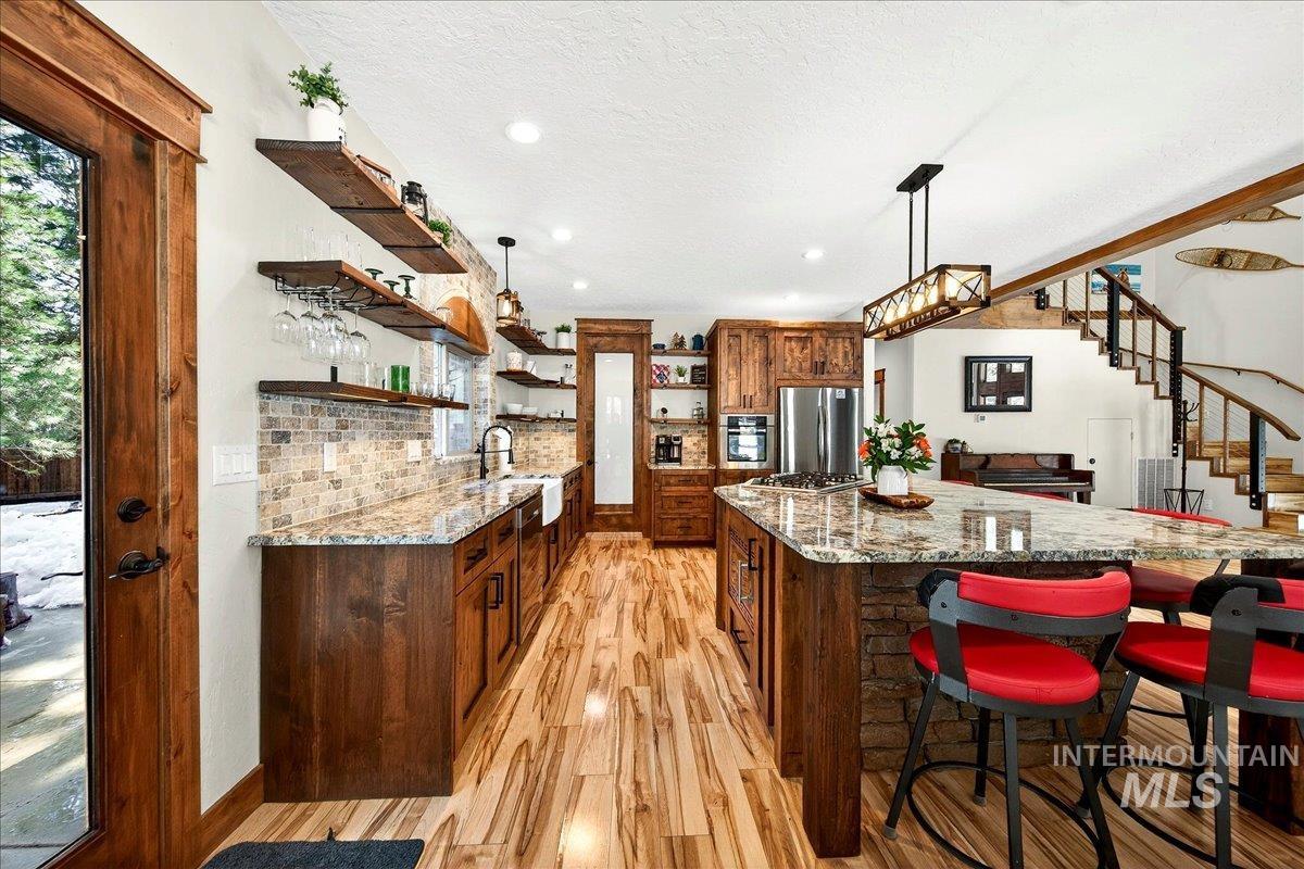 Gorgeous and expansive granite counter tops