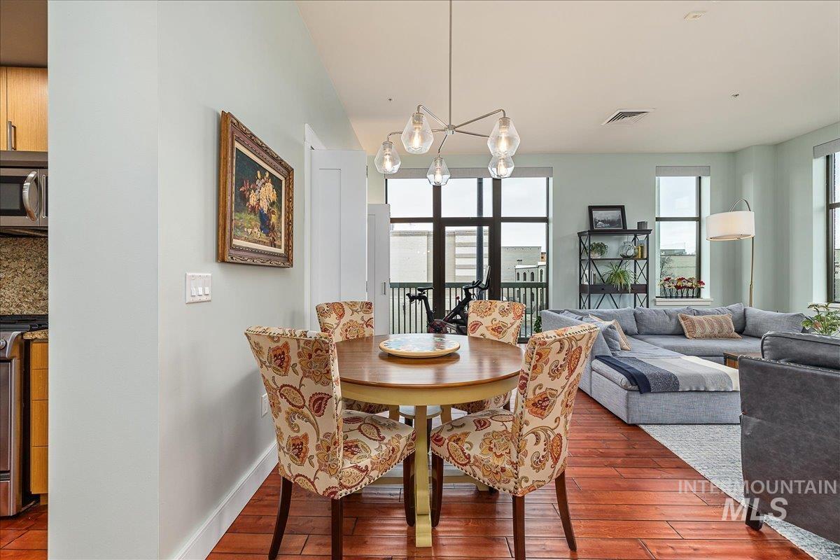 419 S 8th St Ste 206