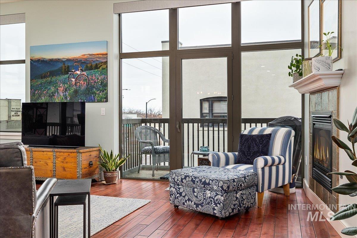 419 S 8th St Ste 206