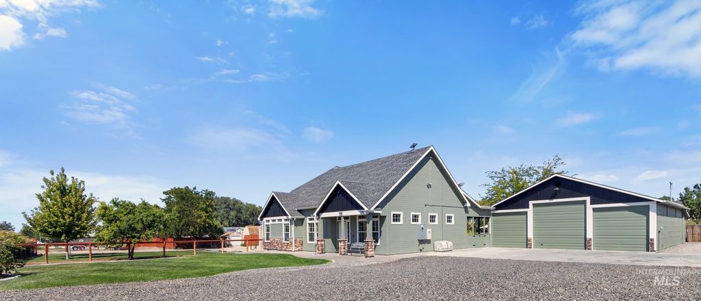 Photo of 3300 S Stanford Street, Nampa, ID 83686 (MLS # 98975997)