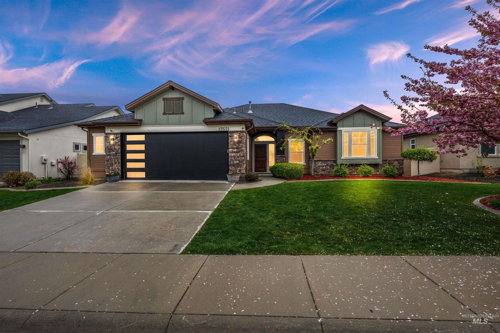 Photo of 13571 Signorello St, Caldwell, ID 83607 (MLS # 98982283)