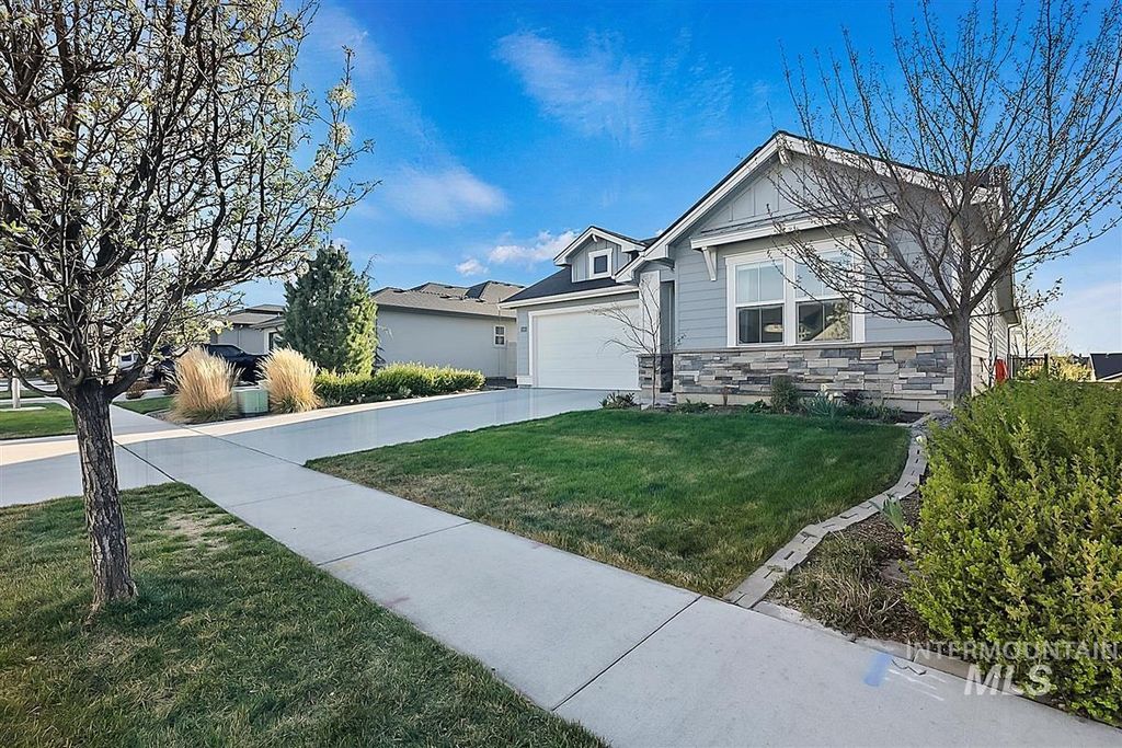 Photo of 12101 S Culmen Way, Nampa, ID 83686 (MLS # 98979751)