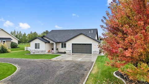 919 9th Avenue East Gooding ID 83330
