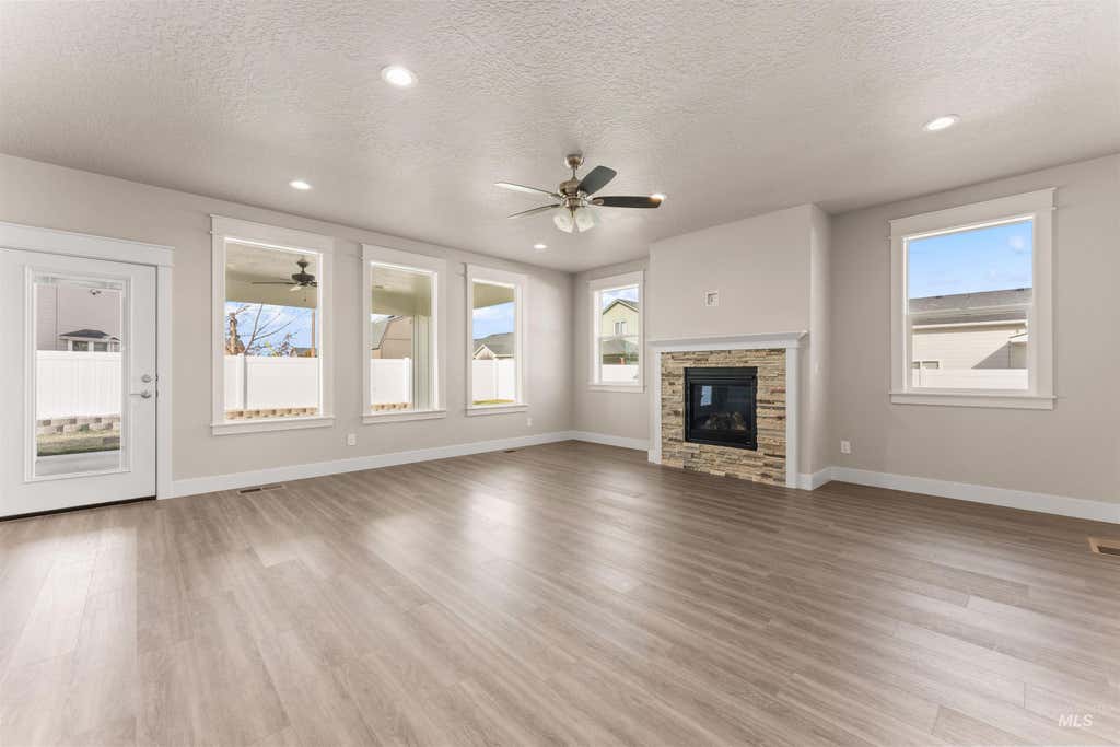 Photo of 77 S Daybreak Ave #Lot 28/4, Nampa, ID 83687 (MLS # 98997787)