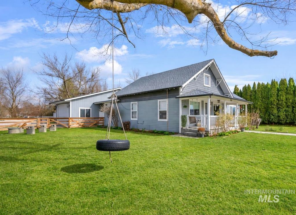 Photo of 218 W Elm St, New Plymouth, ID 83655 (MLS # 98977680)