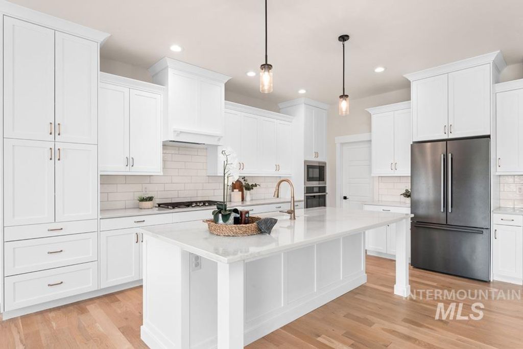 Photo of 1416 N Palaestra Ave, Eagle, ID 83616 (MLS # 98973705)