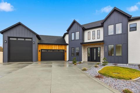 Photo of 1590 N Watershed Ln, Star, ID 83669 (MLS # 98966980)