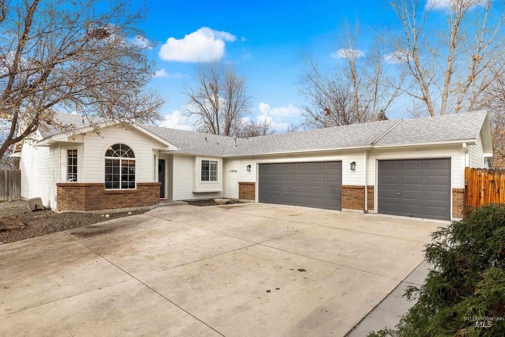 Photo of 11956 W Driftwood Ct, Boise, ID 83713 (MLS # 98969147)