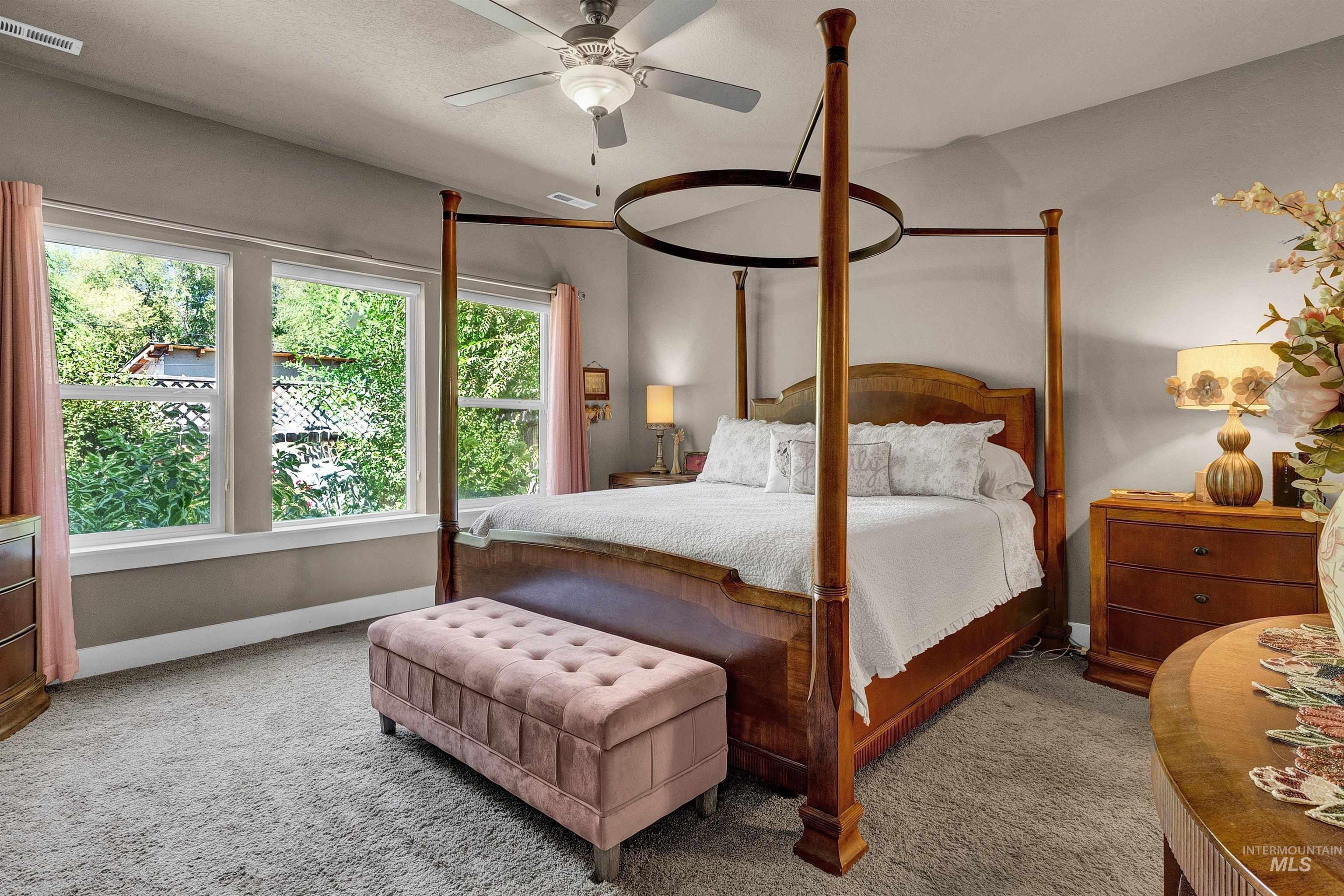 9484 W Woodland Drive