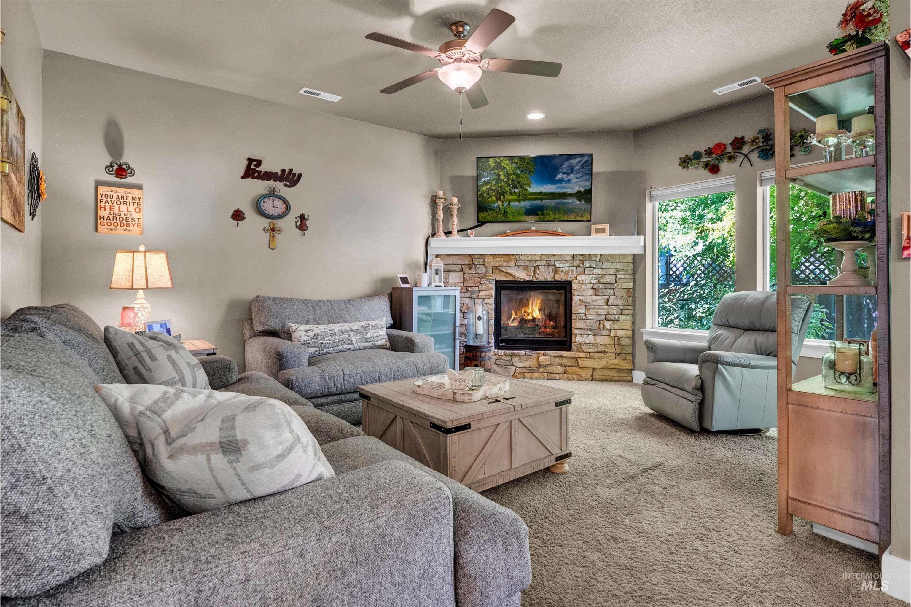 9484 W Woodland Drive