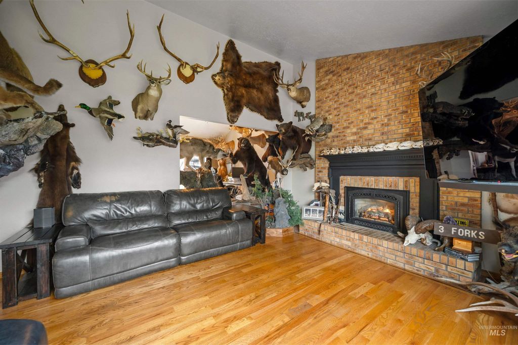 Photo of 1310 S Cotterell Way, Boise, ID 83709 (MLS # 98969637)