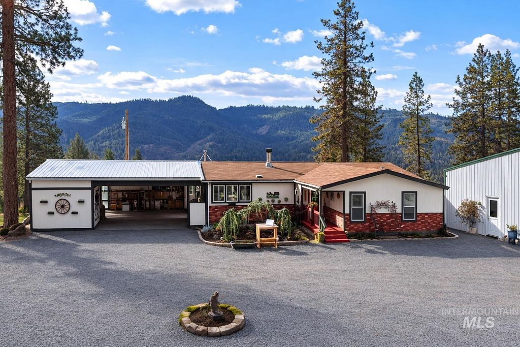 Photo of 1320 Whitetail Dr, Ahsahka, ID 83520 (MLS # 98977418)