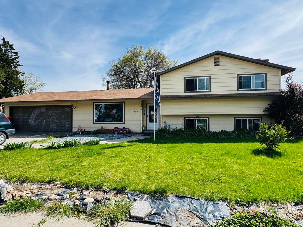 Photo of 1278 SW 15th Ave, Ontario, OR 97914 (MLS # 98982810)