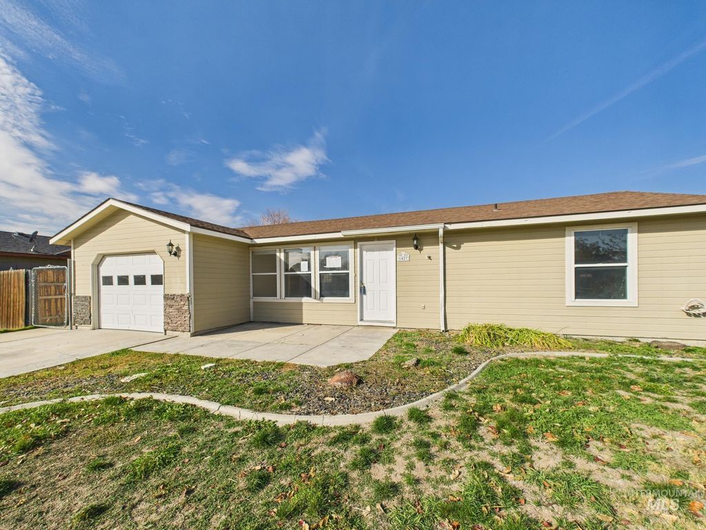 Photo of 1427 Missoula Way, Caldwell, ID 83605 (MLS # 98967987)